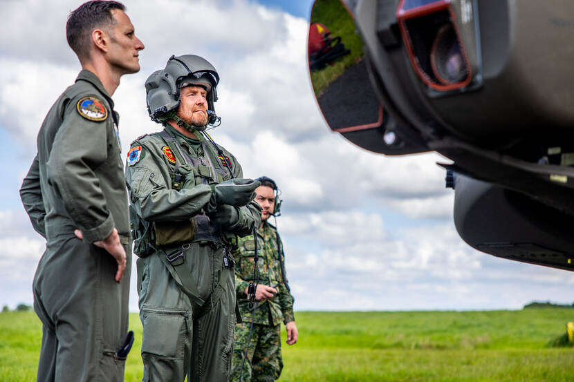 Koning bij helikopteroefening TAC Blaze