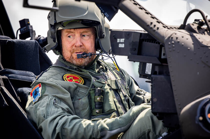 Koning bij helikopteroefening TAC Blaze