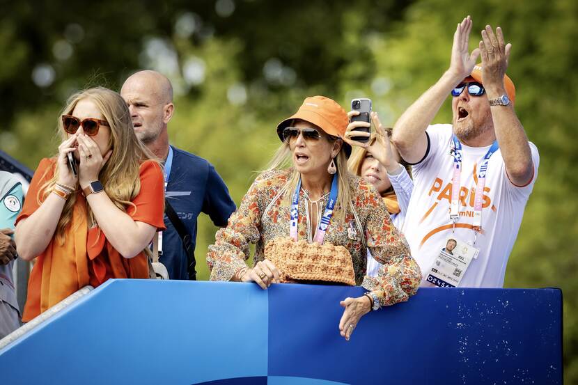 De Koning, Koningin Máxima, de Prinses van Oranje en Prinses Alexia bezoeken de Olympische Spelen 2024