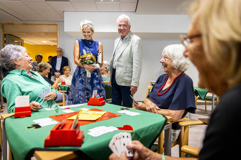 Koningin Máxima opent sociaal-centrum Soesterberg