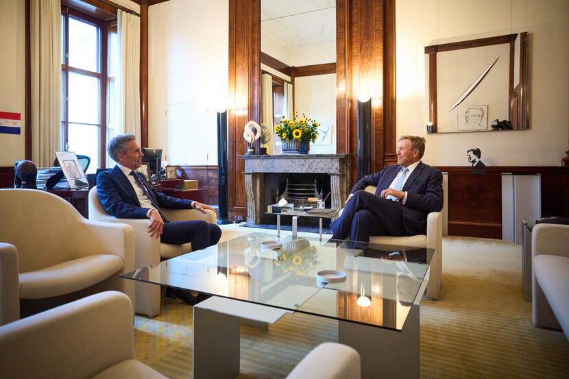 Eerste wekelijkse gesprek Koning en minister-president Schoof