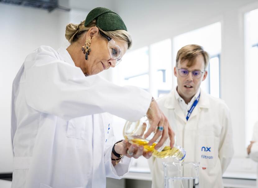 Koningin Máxima opent de nieuwe fabriek van NX Filtration