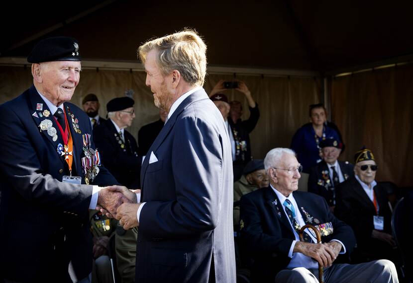 Koning bij Airborne Luchtlandingen 80 jaar vrijheid