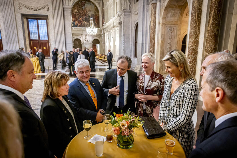 Koning Willem-Alexander en Koningin Máxima ontvangen astronauten tijdens ruimtevaartcongres