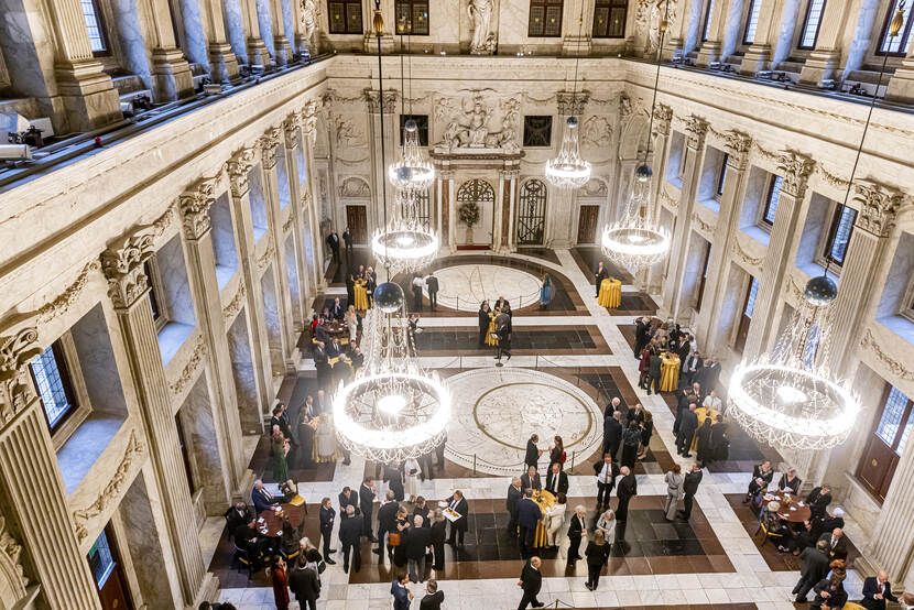 Koning Willem-Alexander en Koningin Máxima ontvangen astronauten tijdens ruimtevaartcongres