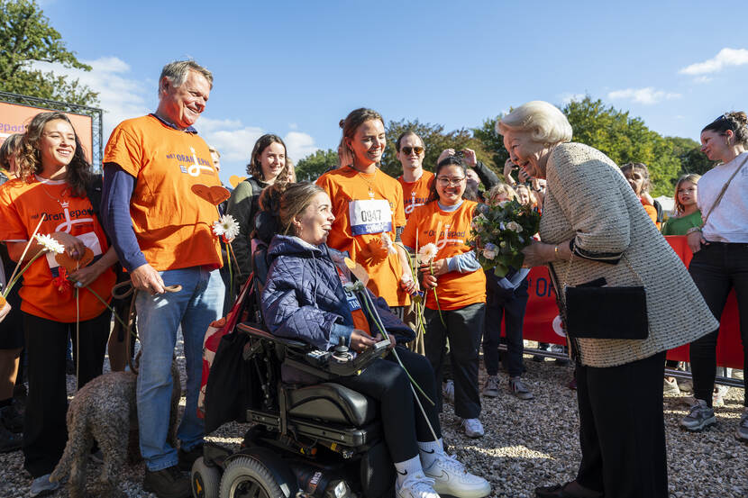 Pinses Beatrix aanwezig bij Het Oranjepad van het Prinses Beatrix Spierfonds