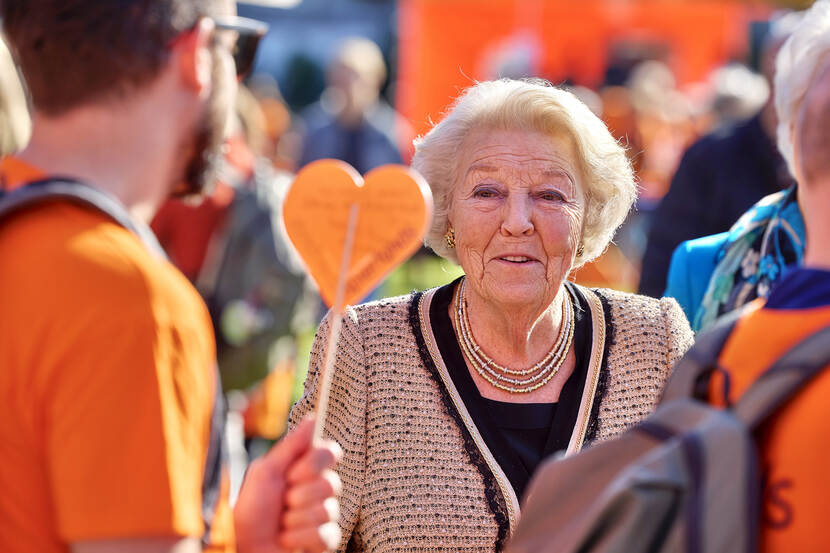 Pinses Beatrix aanwezig bij Het Oranjepad van het Prinses Beatrix Spierfonds