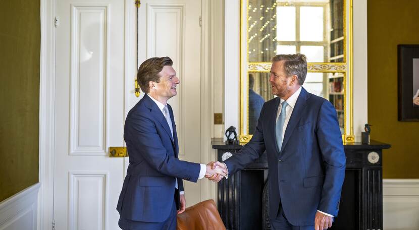 Koning en minister van Defensie