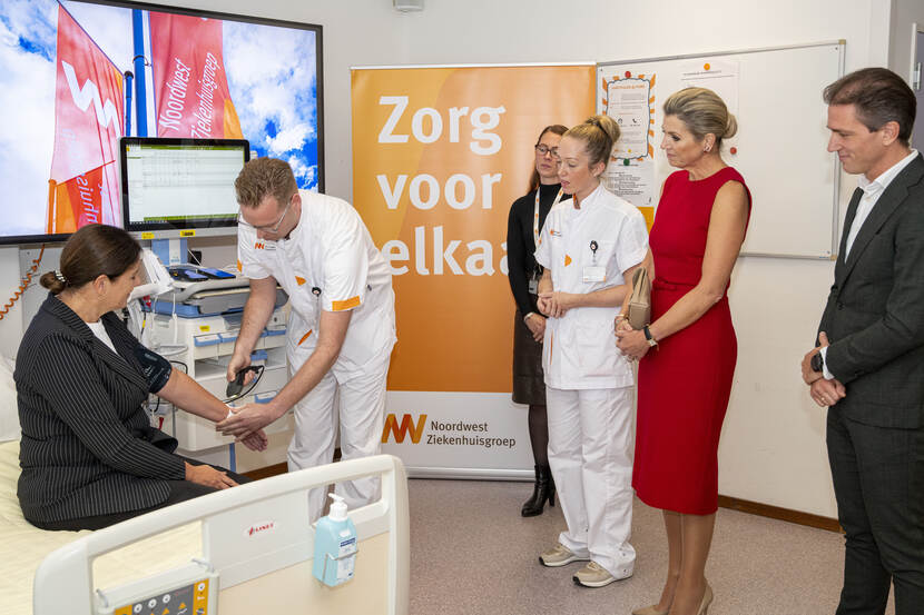 Koningin Máxima brengt een werkbezoek aan Noordwest Ziekenhuisgroep