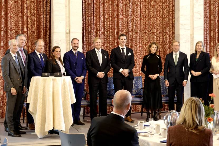 Koning bezoekt stadhuis Oslo