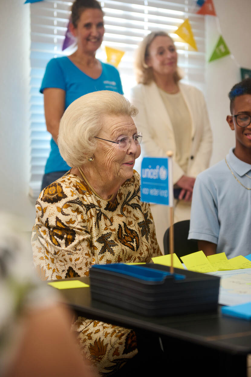 Prinses Beatrix bezoekt Saba