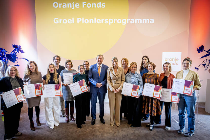 Koninklijk Paar reikt certificaten Oranje Fonds Groeiprogramma uit