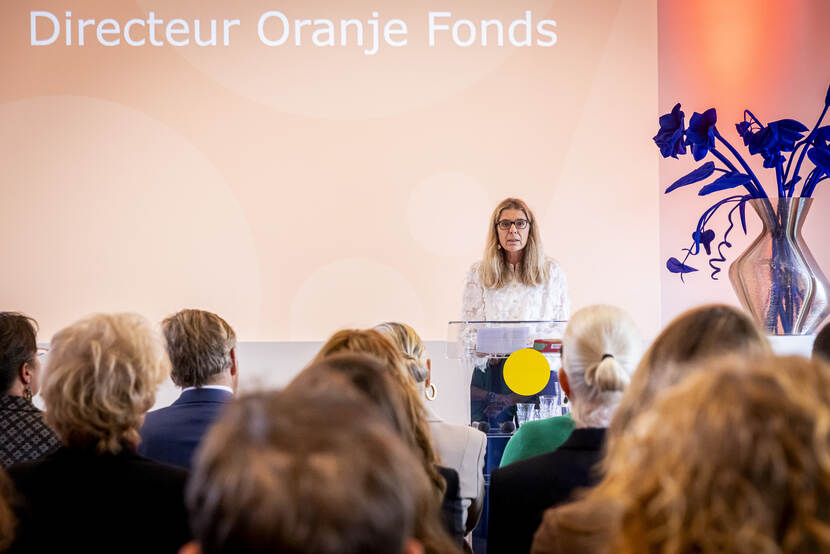 Koninklijk Paar reikt certificaten Oranje Fonds Groeiprogramma uit