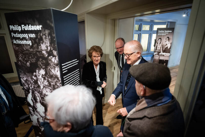 Prinses Margriet opent het vernieuwde Herinneringscentrum Apeldoornsche Bosch